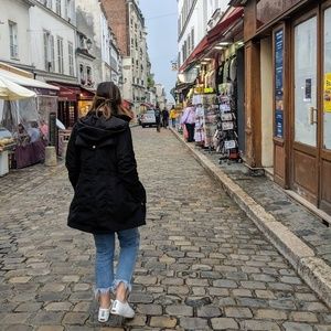 Meet your Posher, Amielia